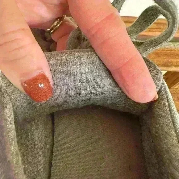 Indigo Rd. Velvet/suede sneakers. Size 9.5 charcoal gray - Picture 9 of 9